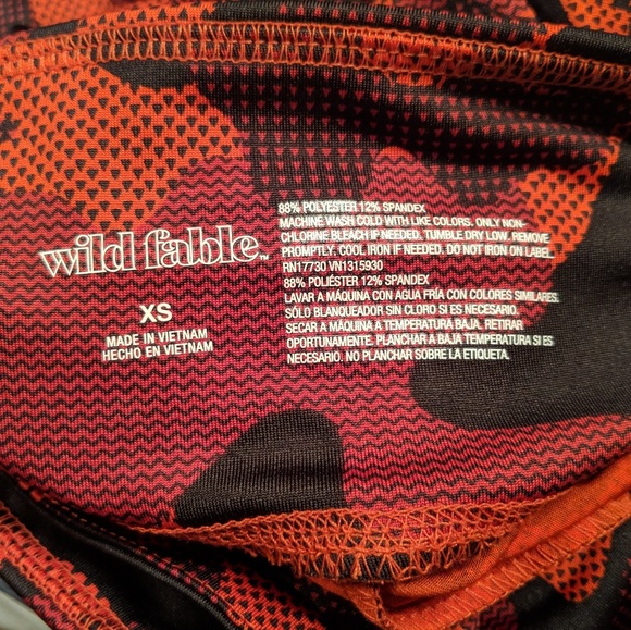 Wild Fable red camo print highrise leggings - Picture 4 of 5